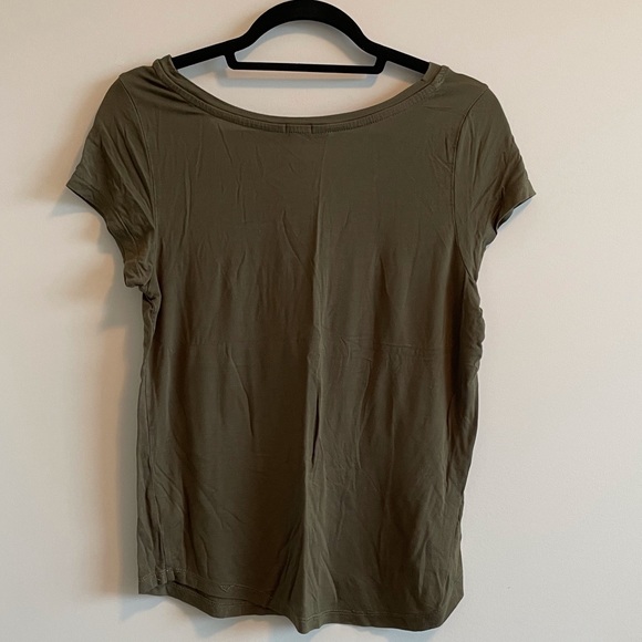 Short Sleeve Tee Size S - Picture 2 of 2